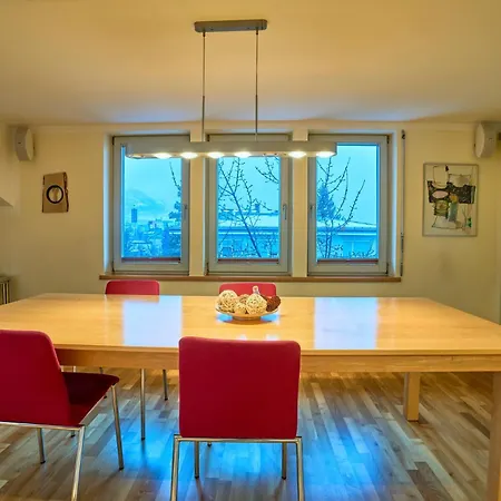 Apartment Grosse Exklusive Mit Balkon Und Fantastischer Aussicht Auf Bergwelt Inkl Privatem Parkplatz Mit E-ladestation *